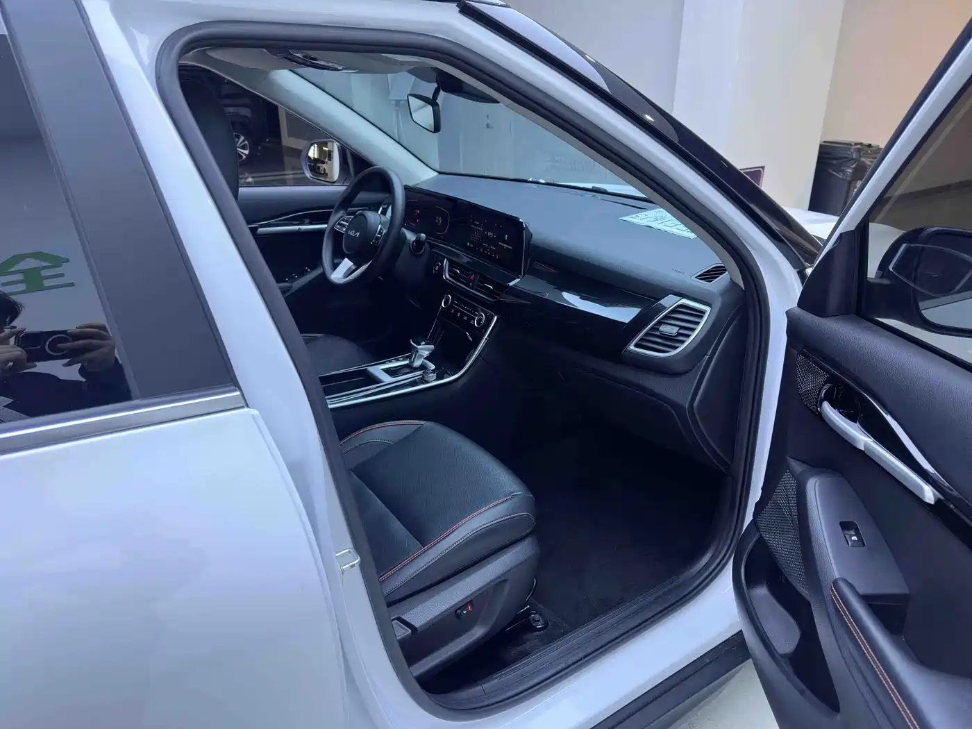 Kia Seltos 2023 1.5L CVT Luxury Edition фото 9