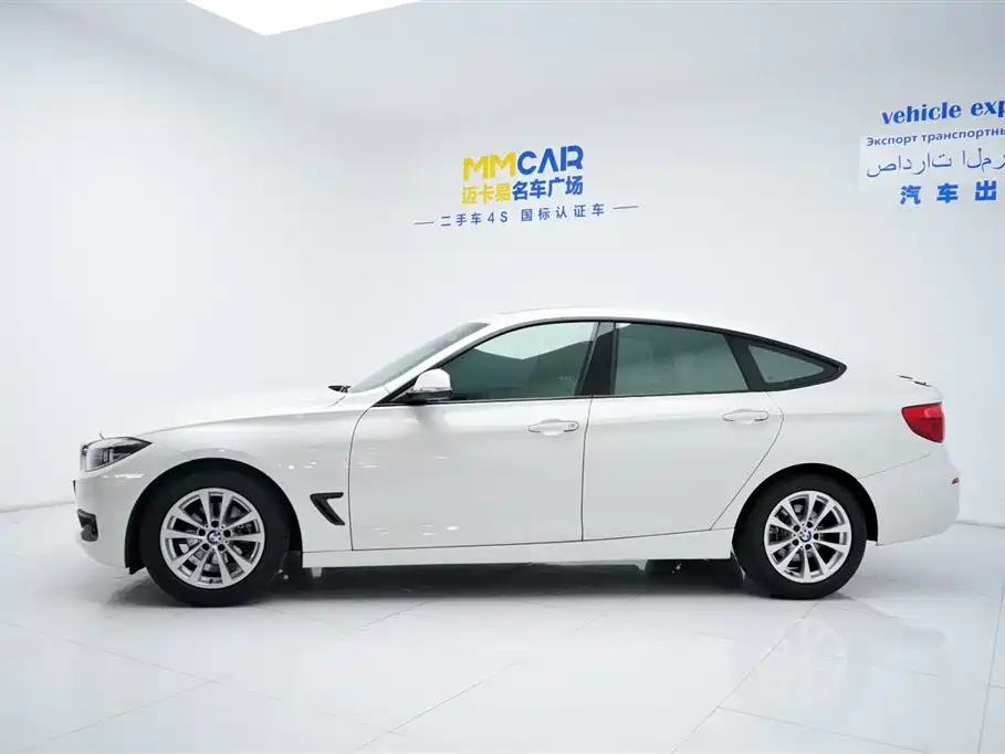 BMW 3 Series GT 2017 320i Fashion фото 19