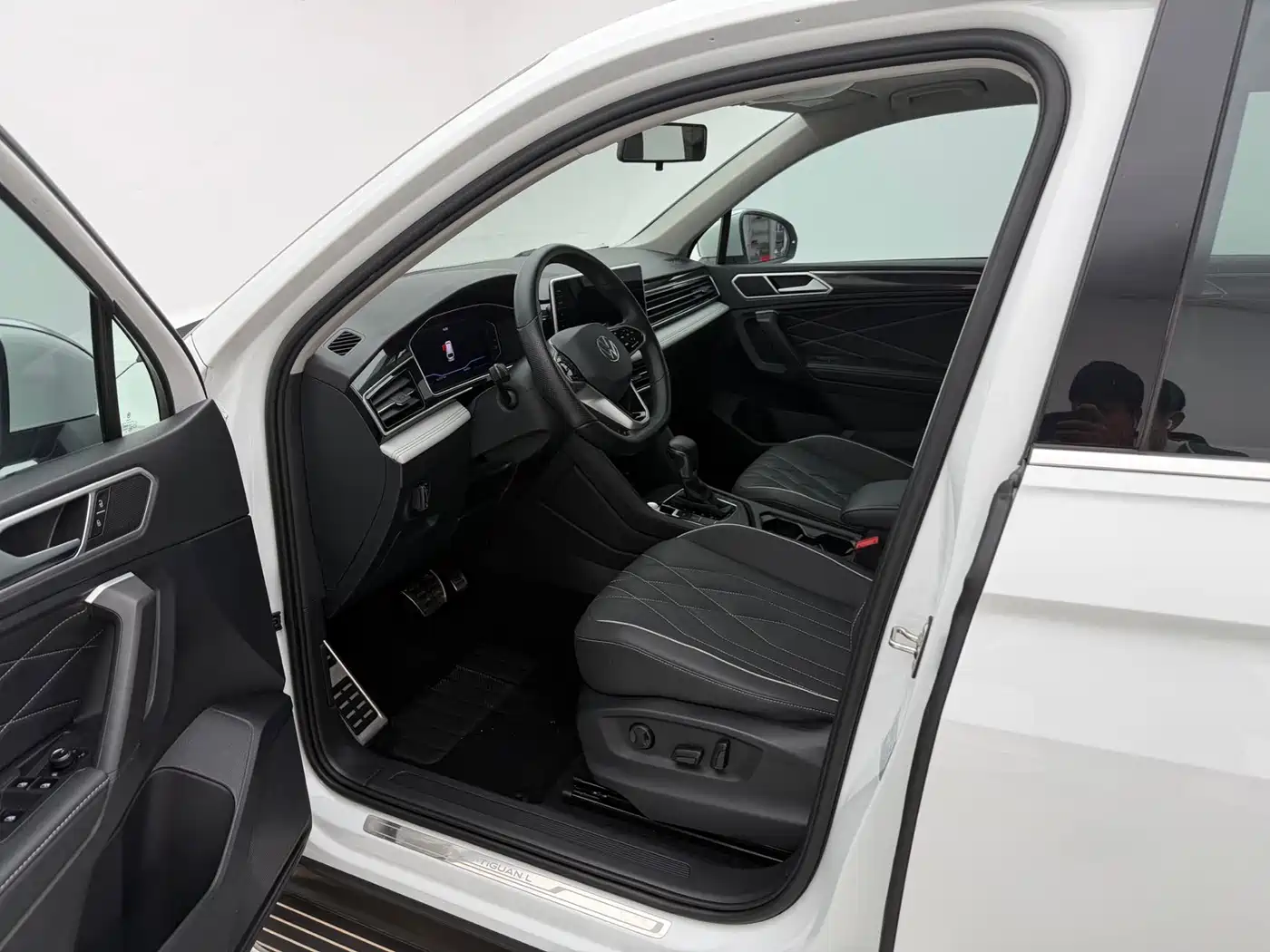 Volkswagen Tiguan L 2023 280TSI 2WD Trend Limited Edition фото 7