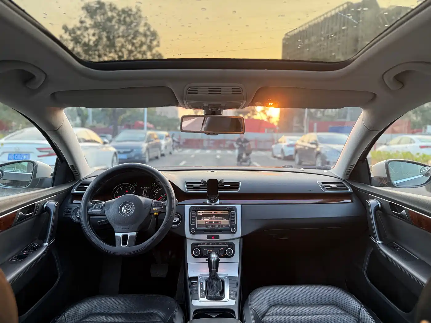 Volkswagen Magotan (Import) 2012 Wagon 2.0TSI Luxury фото 13