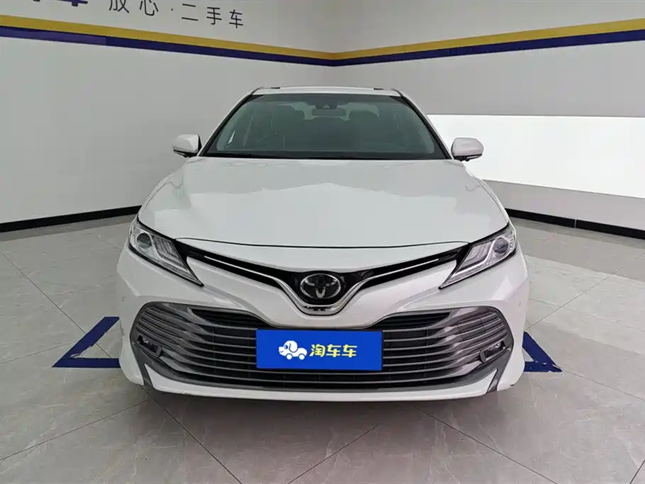 Toyota Camry 2019 Facelift 2.0G Luxury Edition фото 2