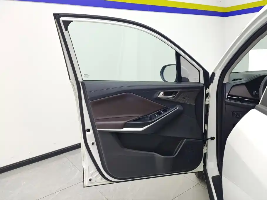 Фото 7 - Changan CS15