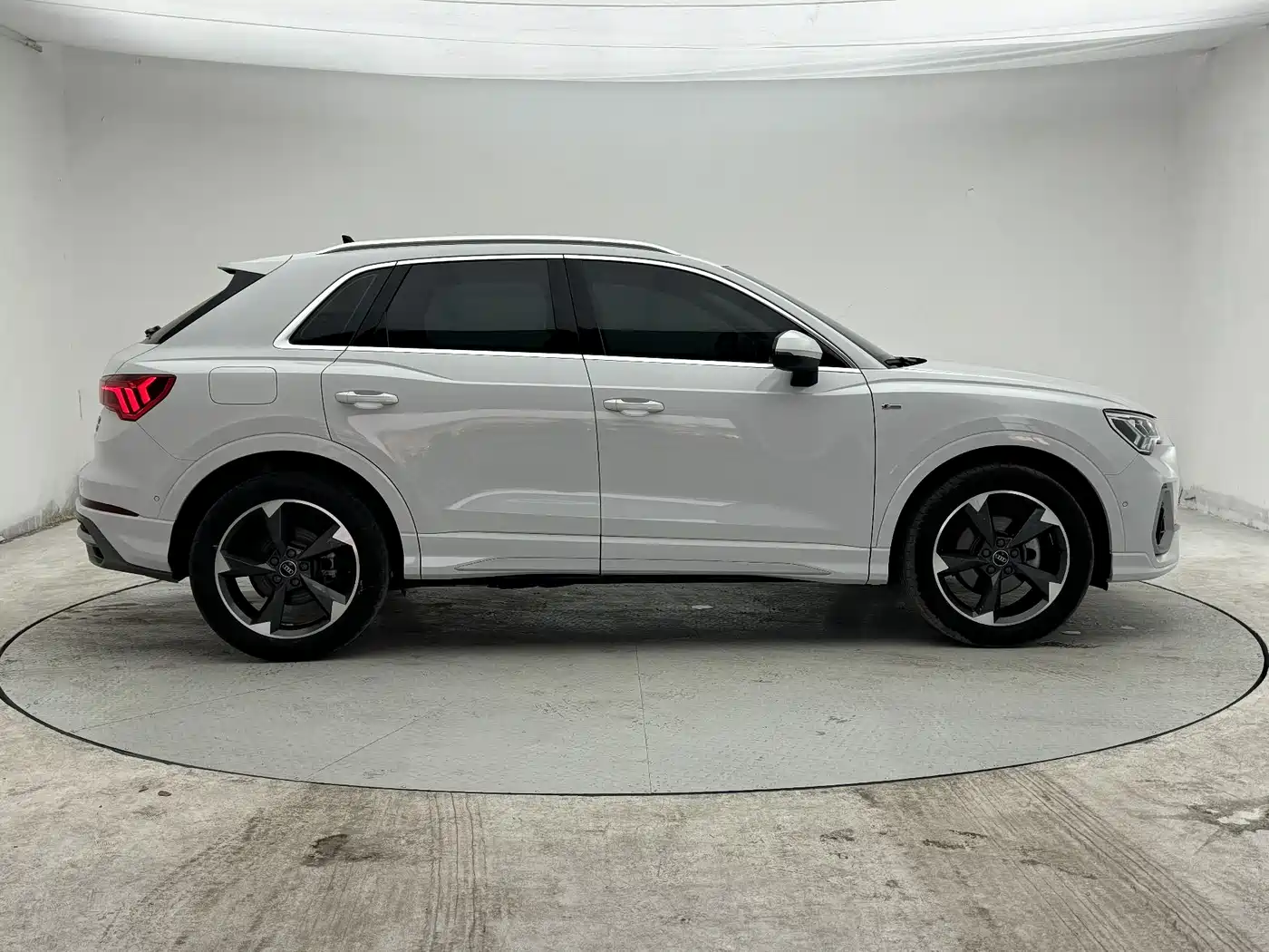 Audi Q3 2023 35 TFSI Fashion Dynamic (1.4T) фото 10
