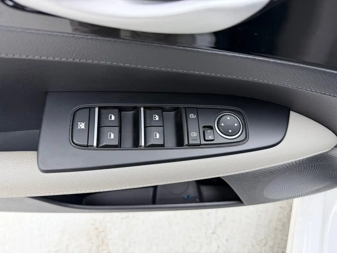 Kia K3 2023 Model 1.5L CVT Luxury Edition фото 9