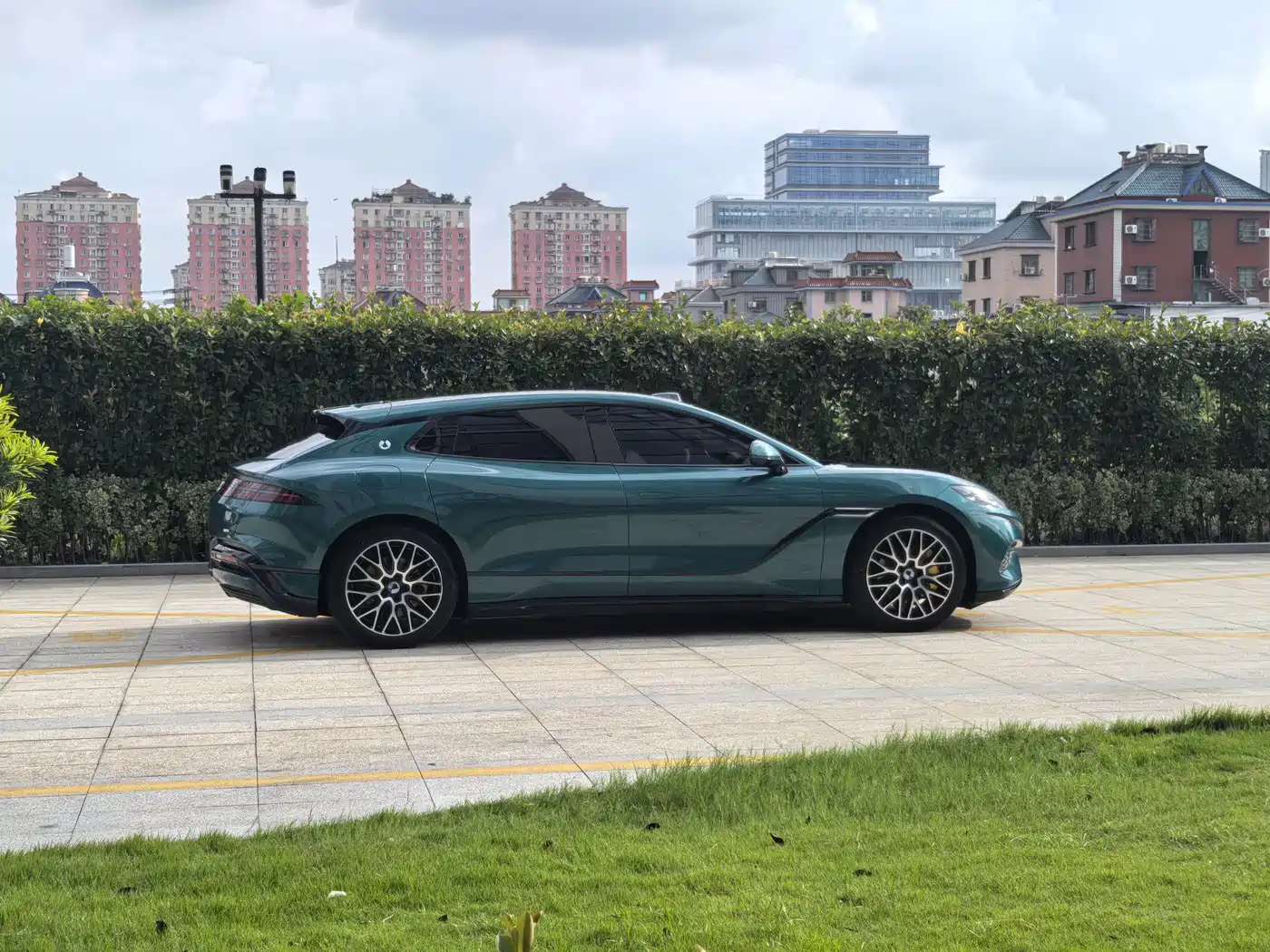 Denza Z9GT 2026 2026 Model Flash Charge Honor Edition