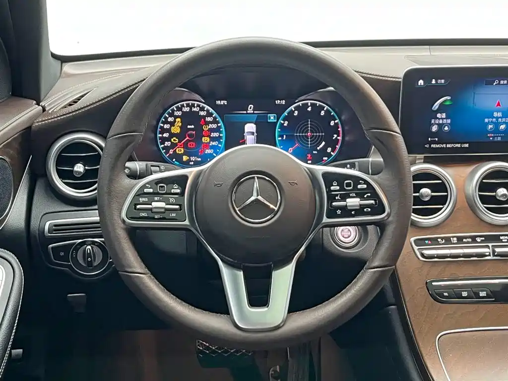 MERCEDES-BENZ GLC