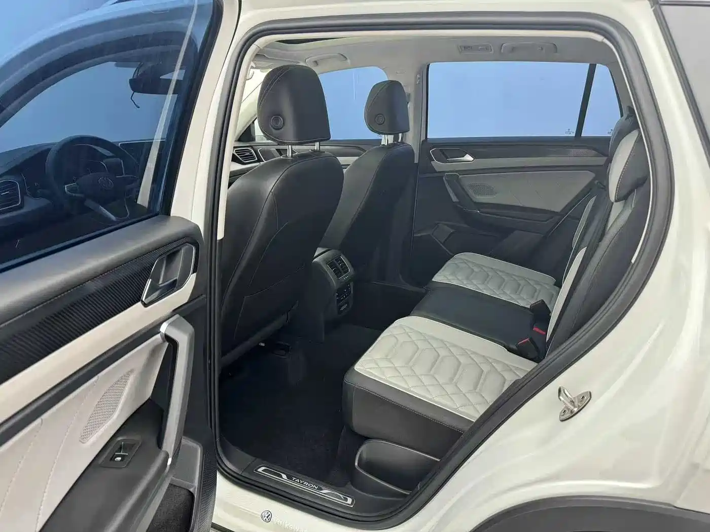 Volkswagen Tayron 2023 280TSI 2WD Luxury Plus Advanced Edition фото 14