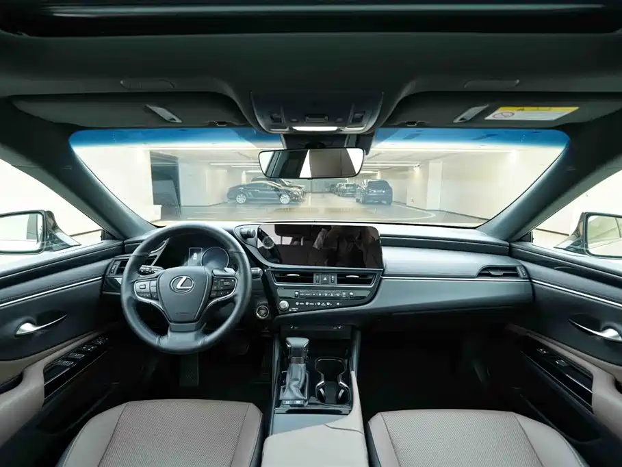 Lexus ES 2022 300h Excellence Edition фото 20