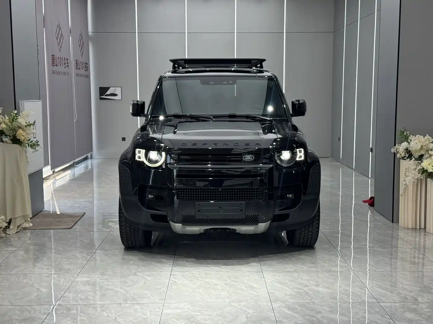Land Rover Defender 2024 110 3.0T P400 Dark Special Edition фото 2