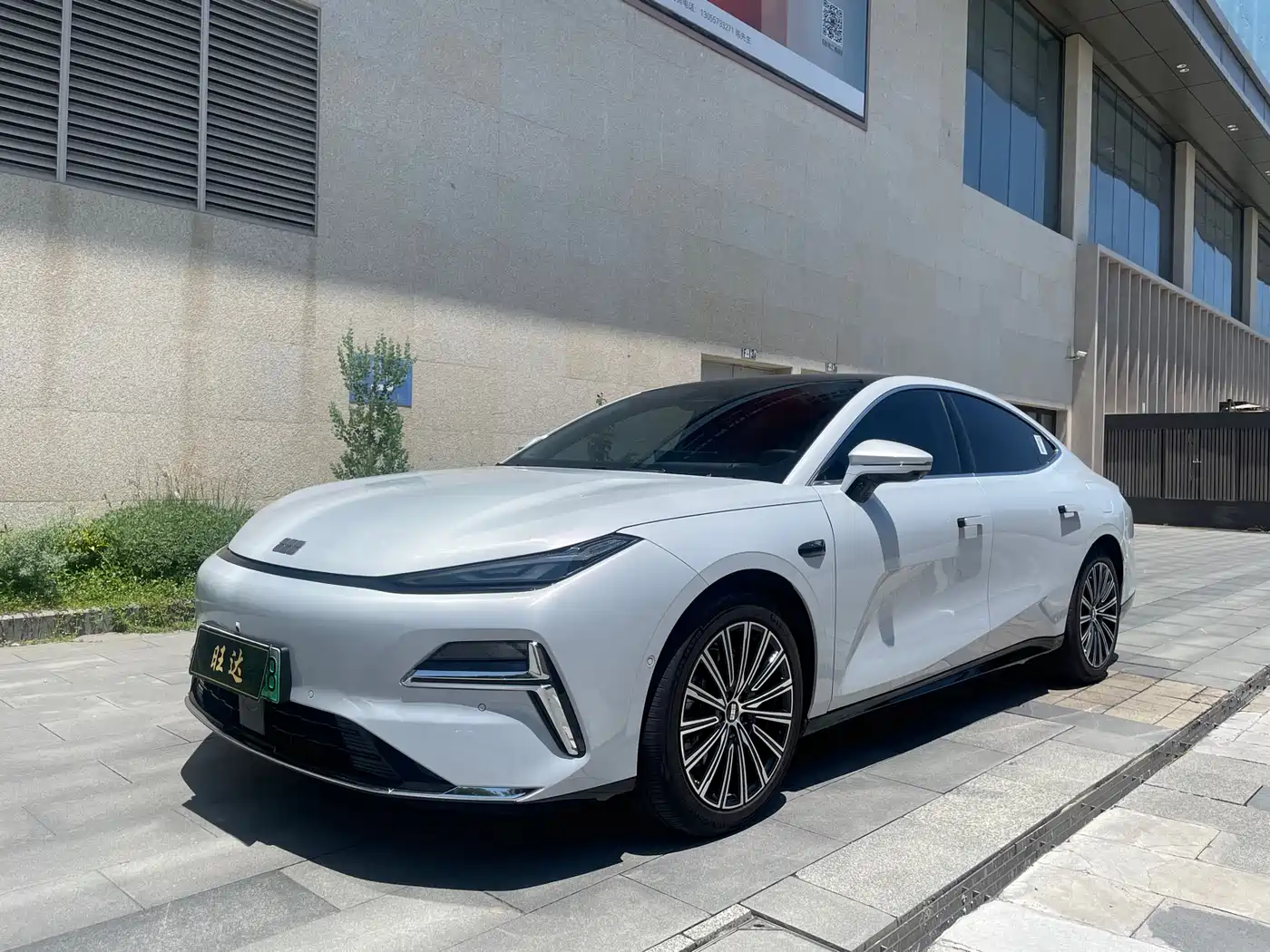 Geely Galaxy Galaxy Xingyao 8 2025 Model 130km EM-i Flagship Edition
