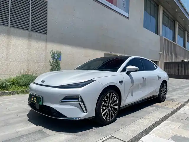 Geely Galaxy Xingyao 8 2025 130km EM-i Premium Edition