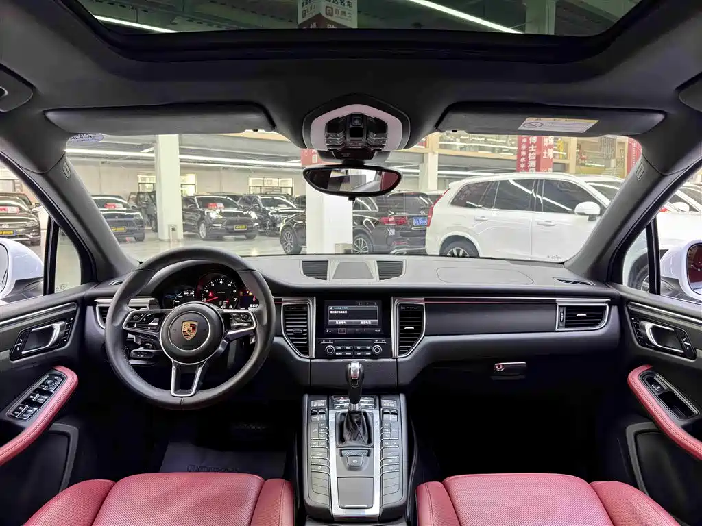 Porsche Macan 2017 Macan 2.0T фото 9