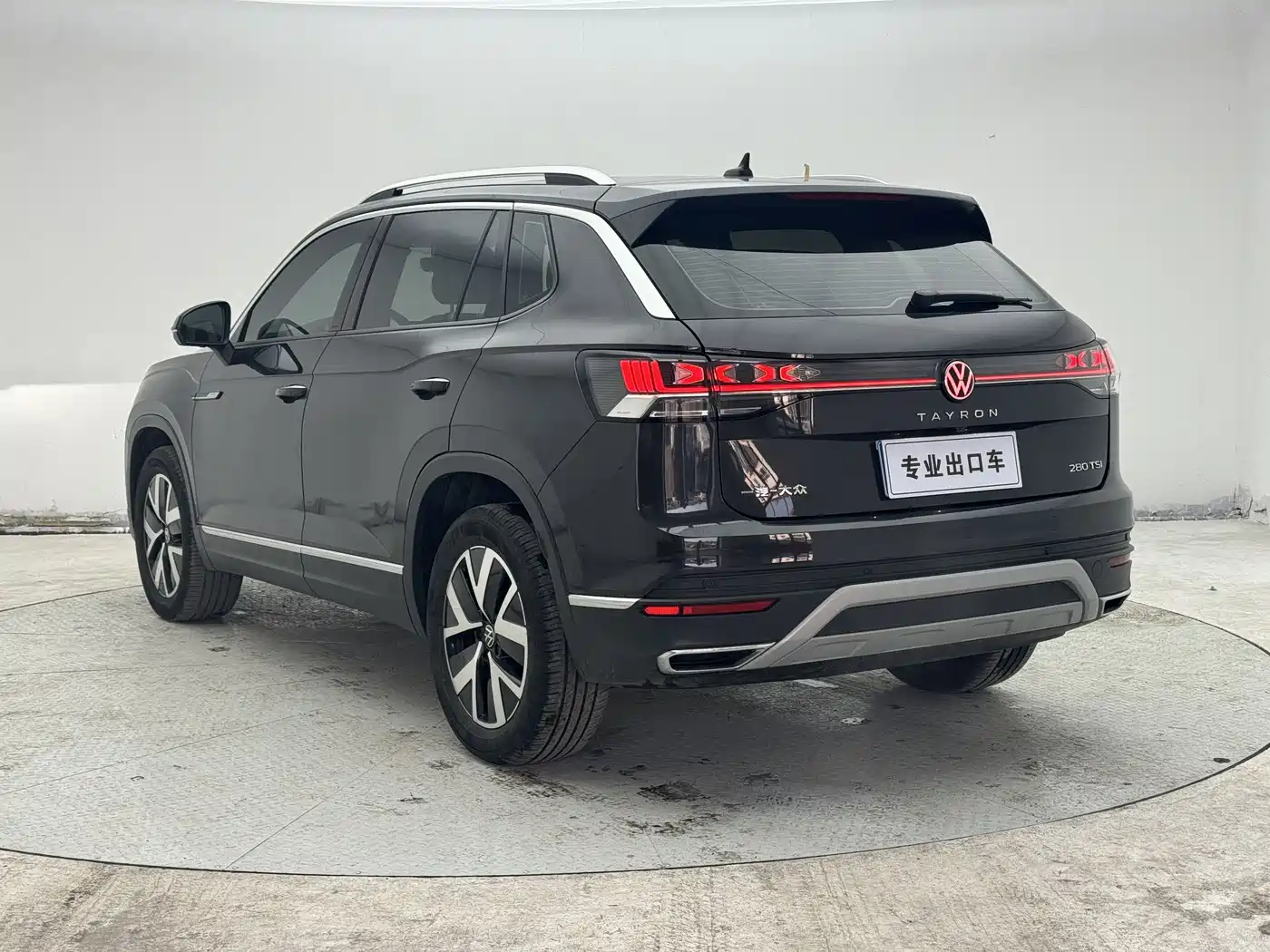 Volkswagen Tayron 2023 280TSI 2WD Luxury Plus Advanced Edition фото 3