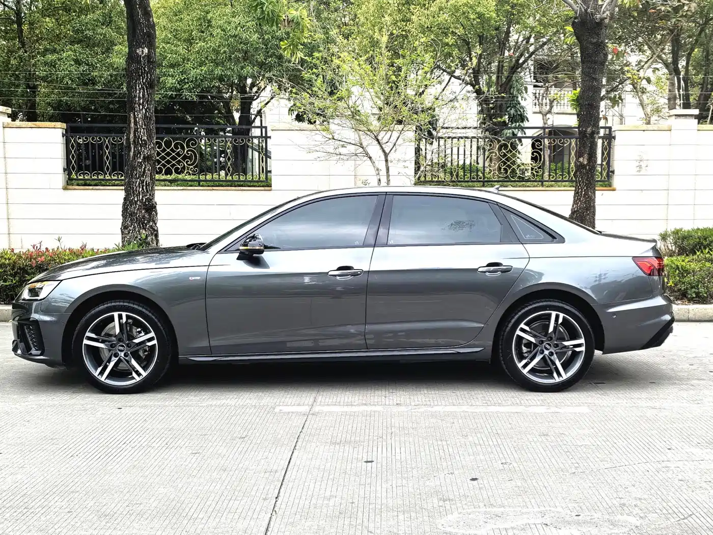 Audi A4L 2023 40 TFSI Luxury Sport фото 5