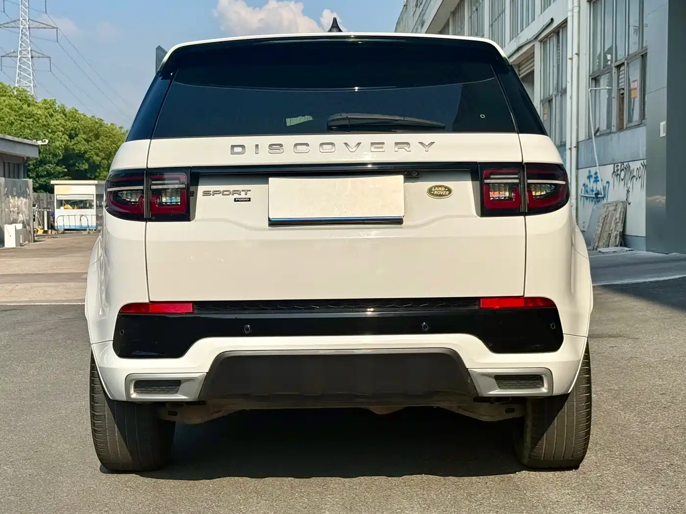 Land Rover Discovery Sport 2022 Model 249PS R-Dynamic SE Performance Tech Edition 5-Seater фото 17