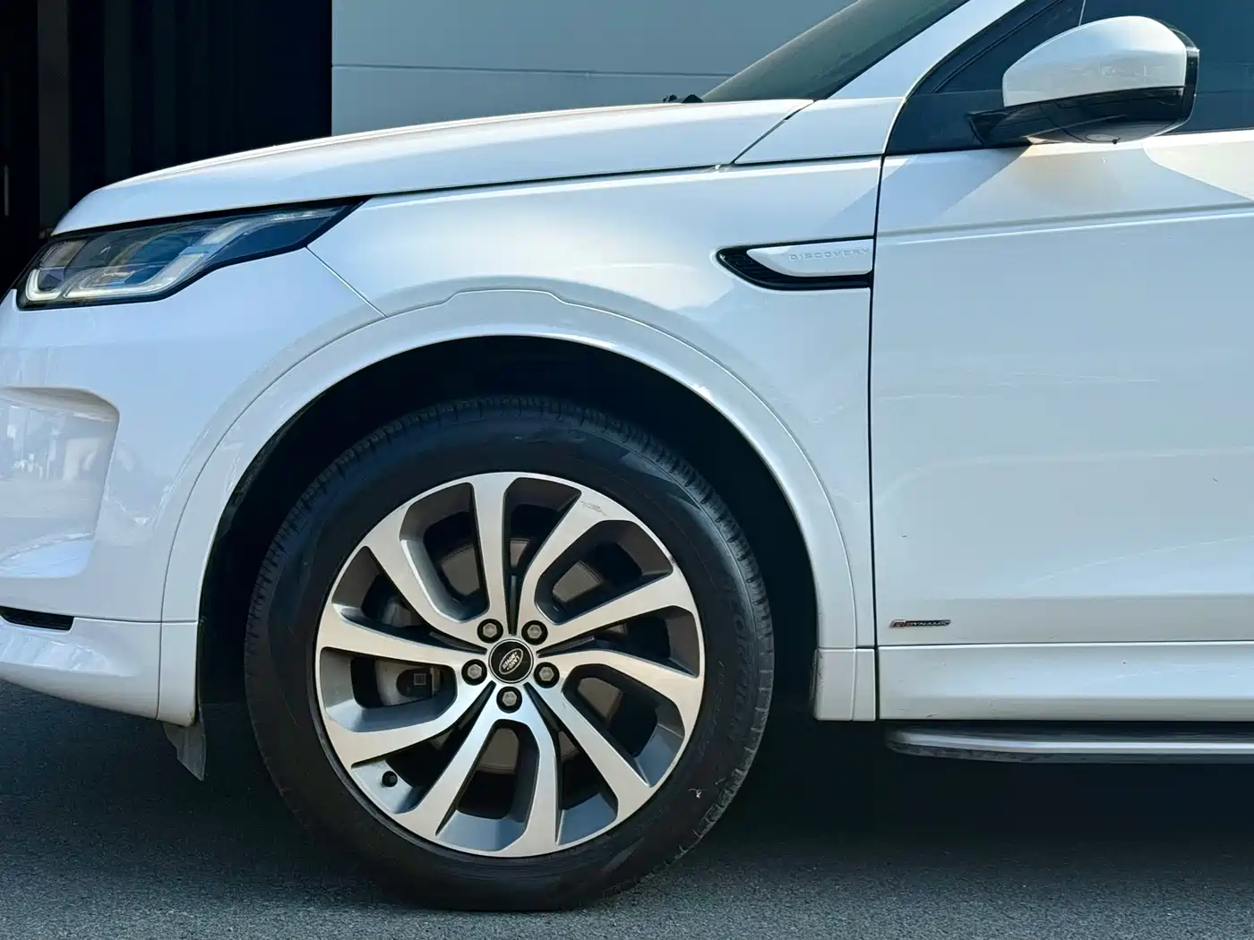 Land Rover Discovery Sport 2022 Model 249PS R-Dynamic SE Performance Tech Edition 5-Seater фото 19