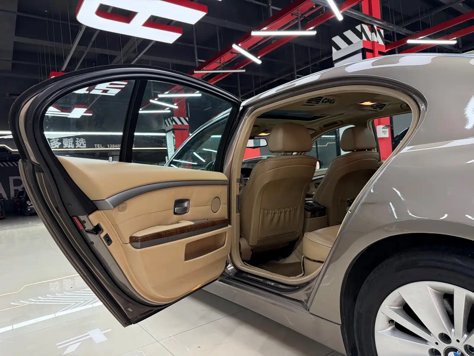 Фото 32 - BMW 7 Series