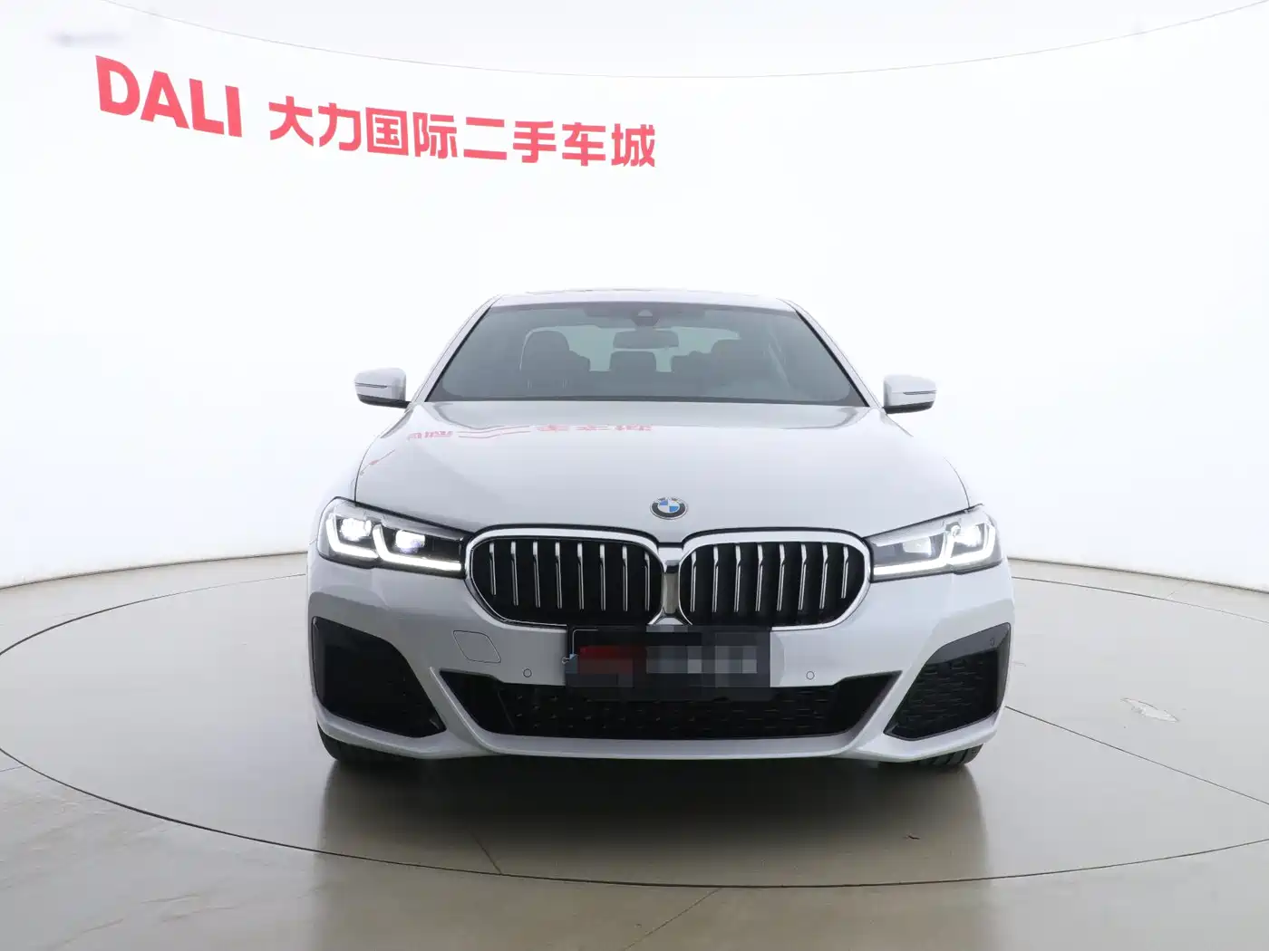 BMW 5 Series 2023 530Li Leading M Sport Package фото 2