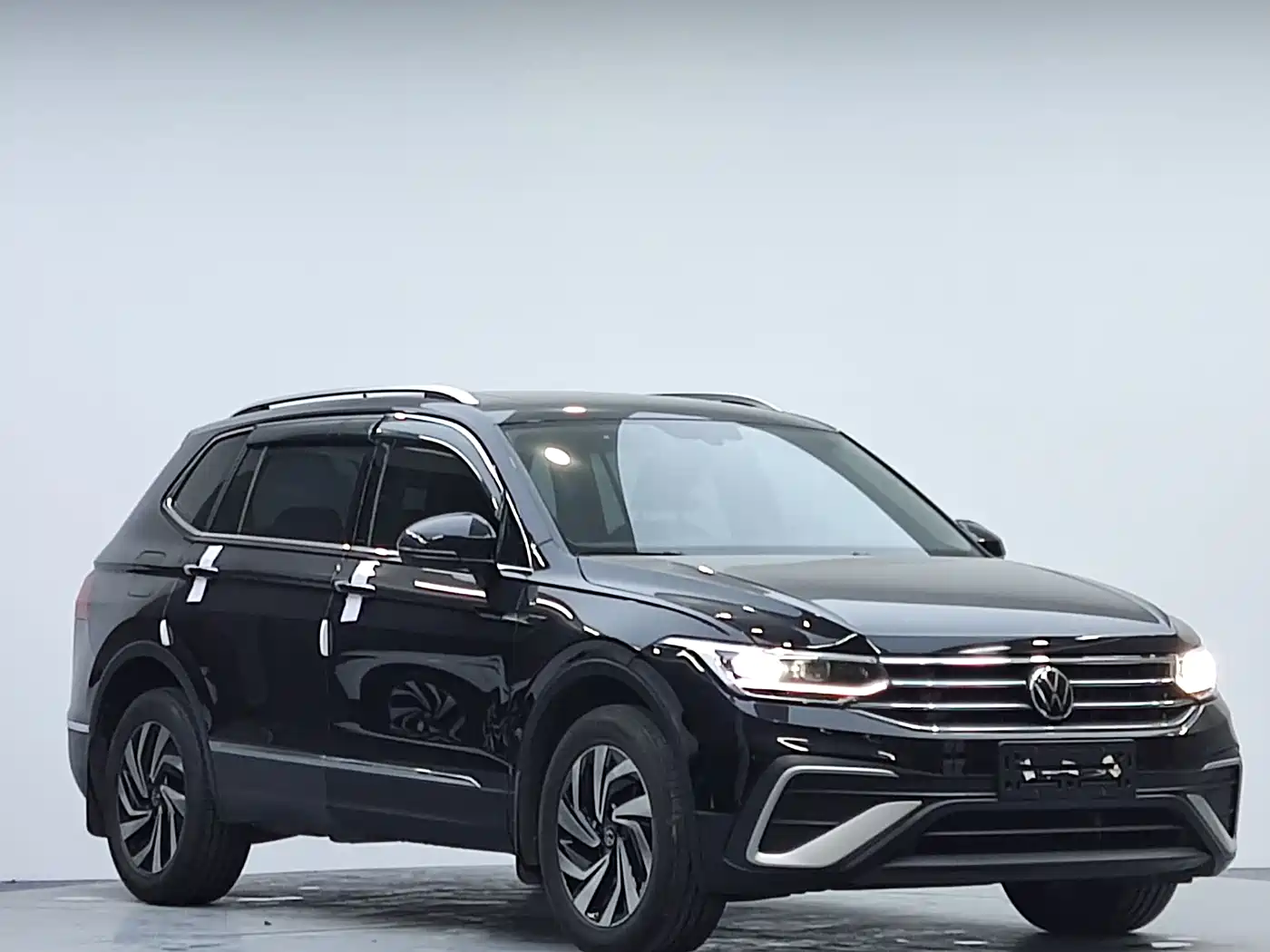 Volkswagen Tiguan L 2023 280TSI 2WD Trend Limited Edition фото 3