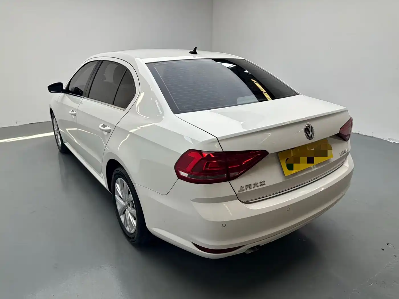 Volkswagen Lavida 2017 1.6L Manual Comfort Edition фото 7