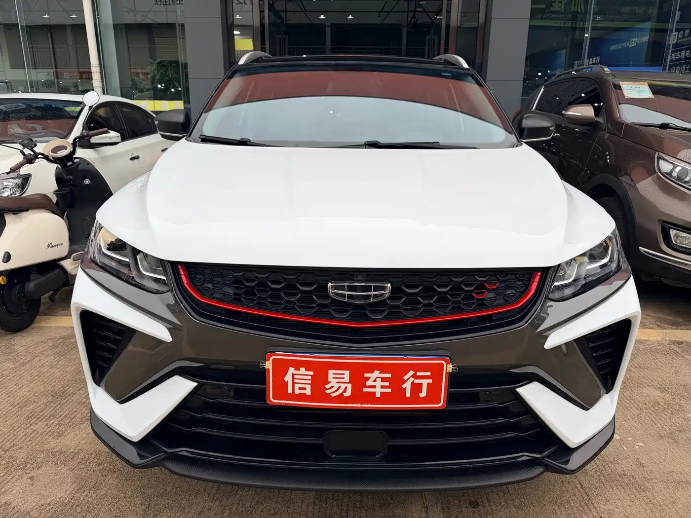 Фото 2 - Geely Binyue