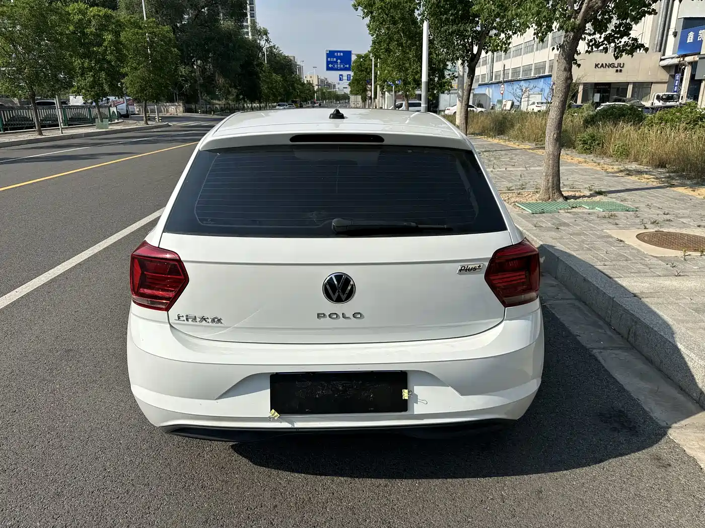 Volkswagen Polo 2021 Plus 1.5L Automatic Panorama Enjoyment Edition фото 4