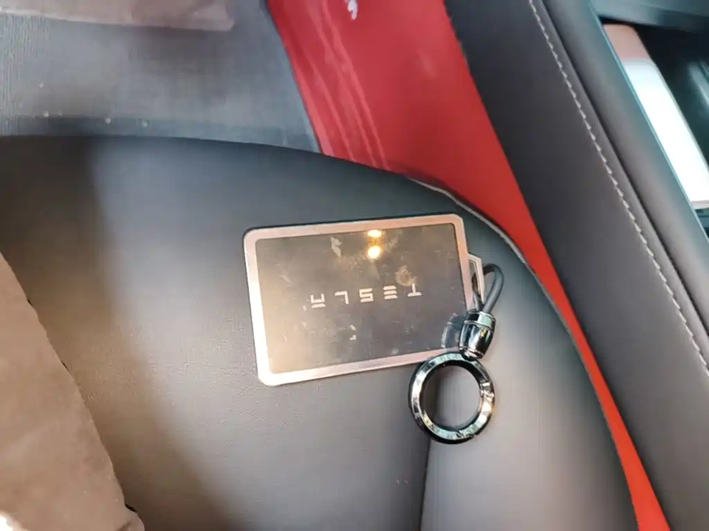 Фото 9 - Tesla Model 3