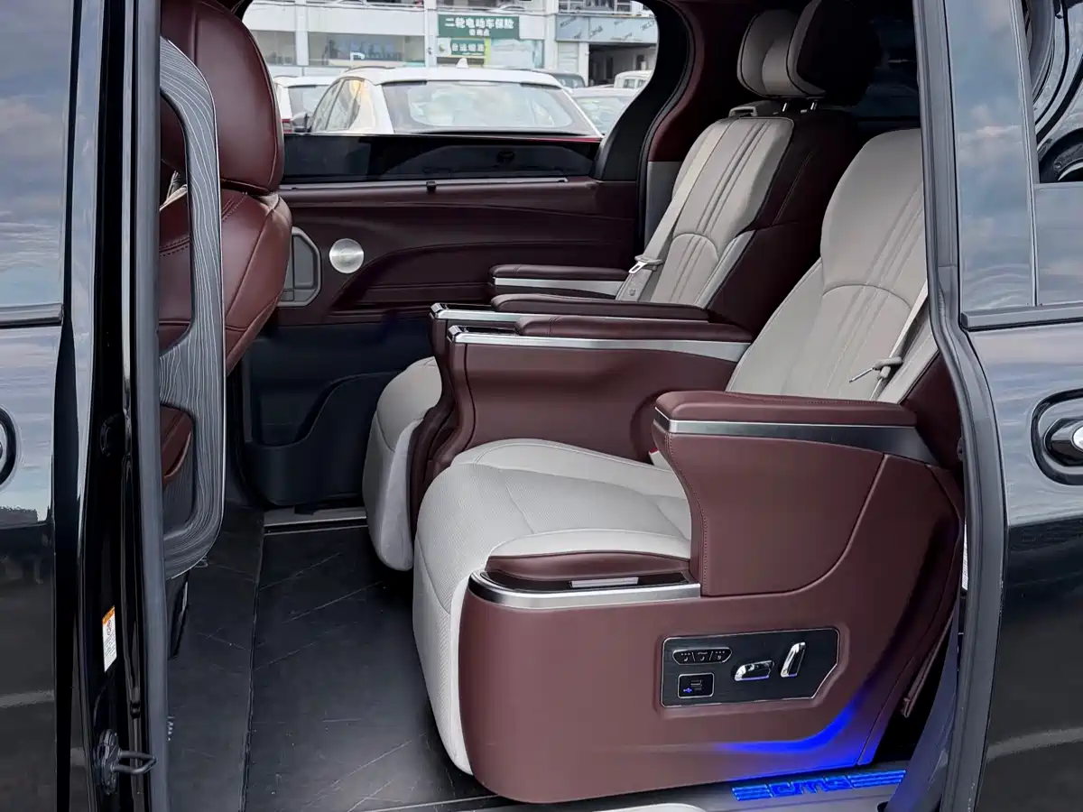 Toyota Sienna 2021 2.5L Hybrid Comfort Edition фото 10