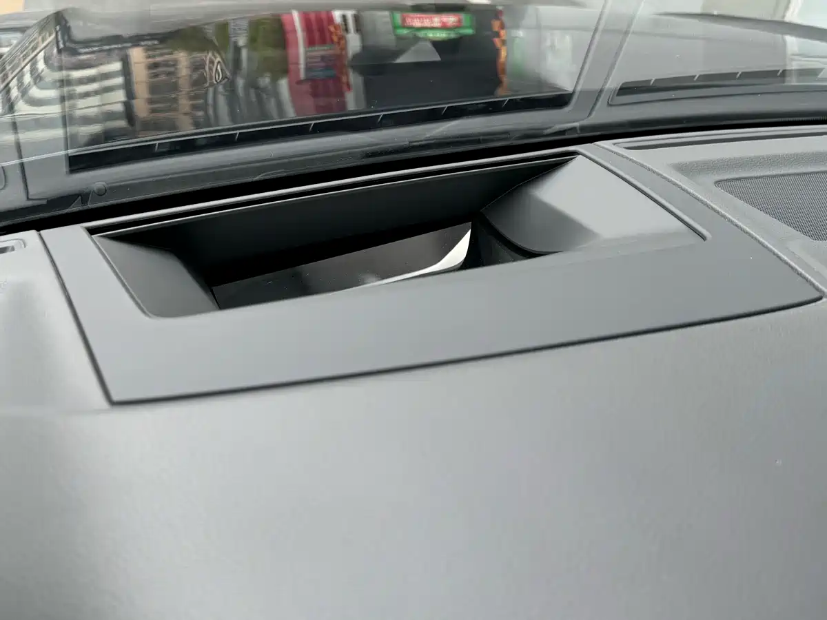 Volkswagen Touareg 2022 3.0TSI Rui Xiang Edition Gloss Black Sport Package фото 17