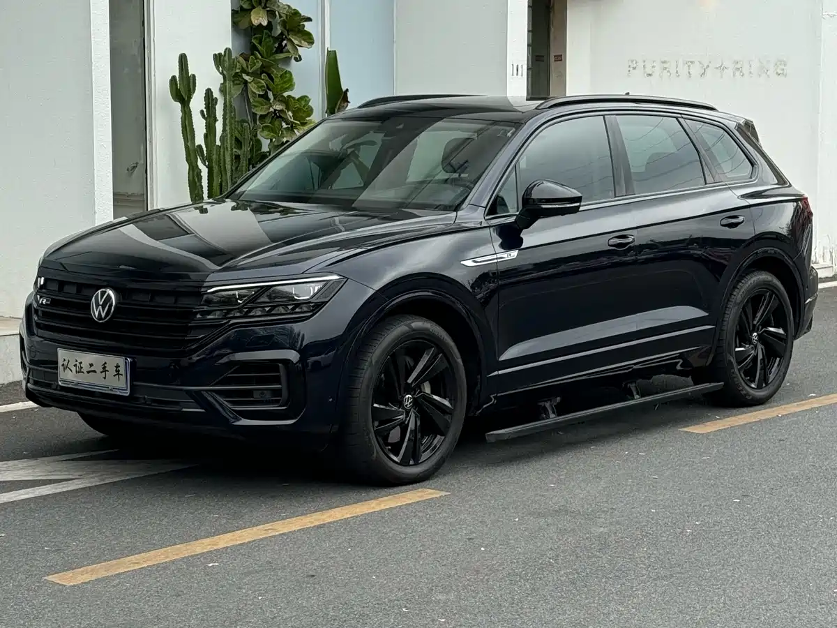 Volkswagen Touareg 2022 3.0TSI Rui Xiang Edition Gloss Black Sport Package