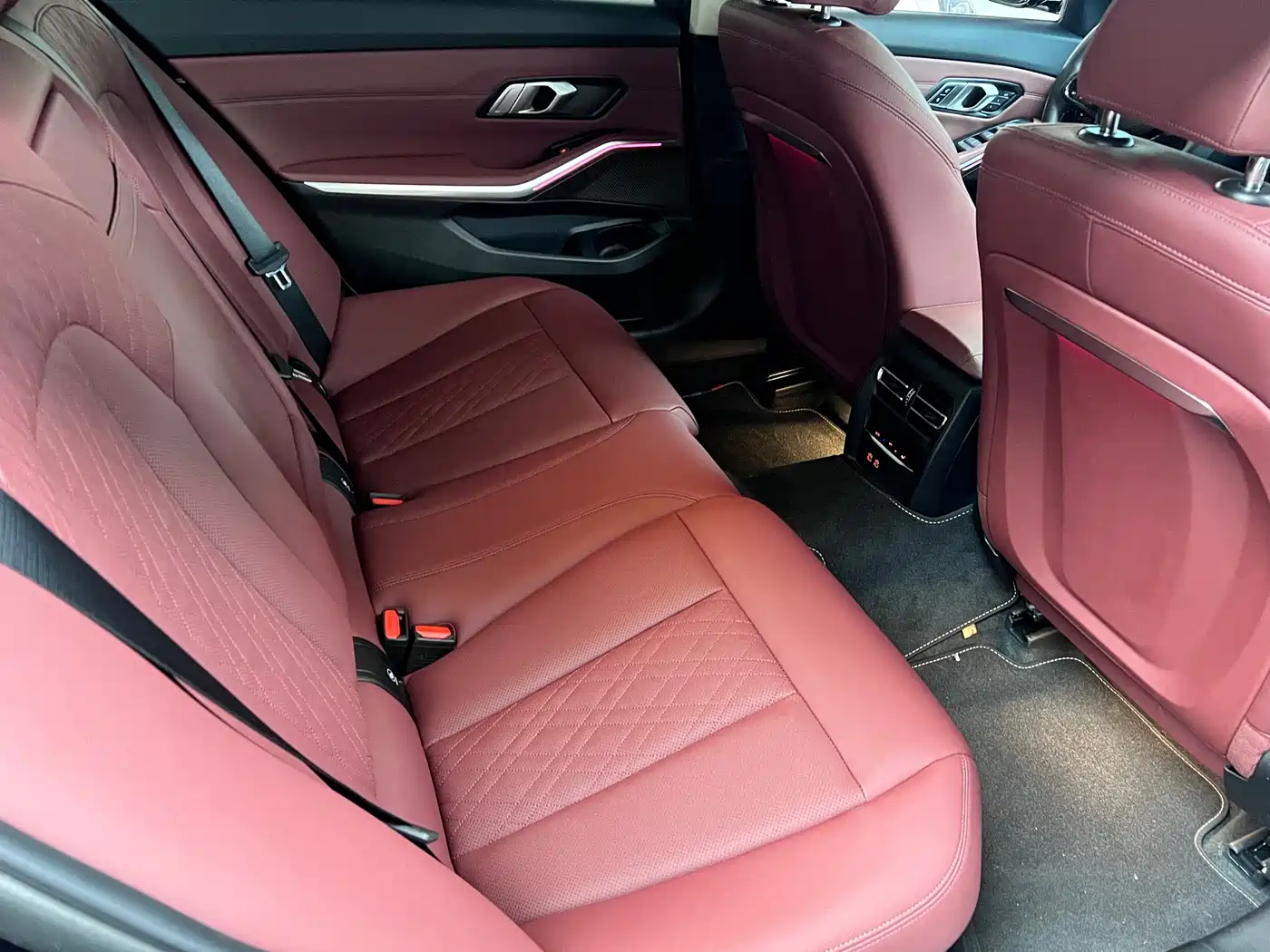 BMW 3 Series 2023 325Li M Sport Package фото 15