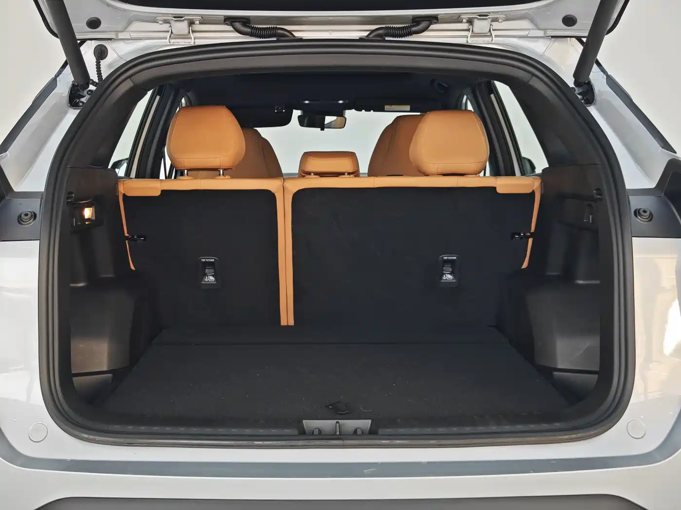 Geely Galaxy Galaxy L7 2025 EM-i 115km Explorer+ Edition фото 22