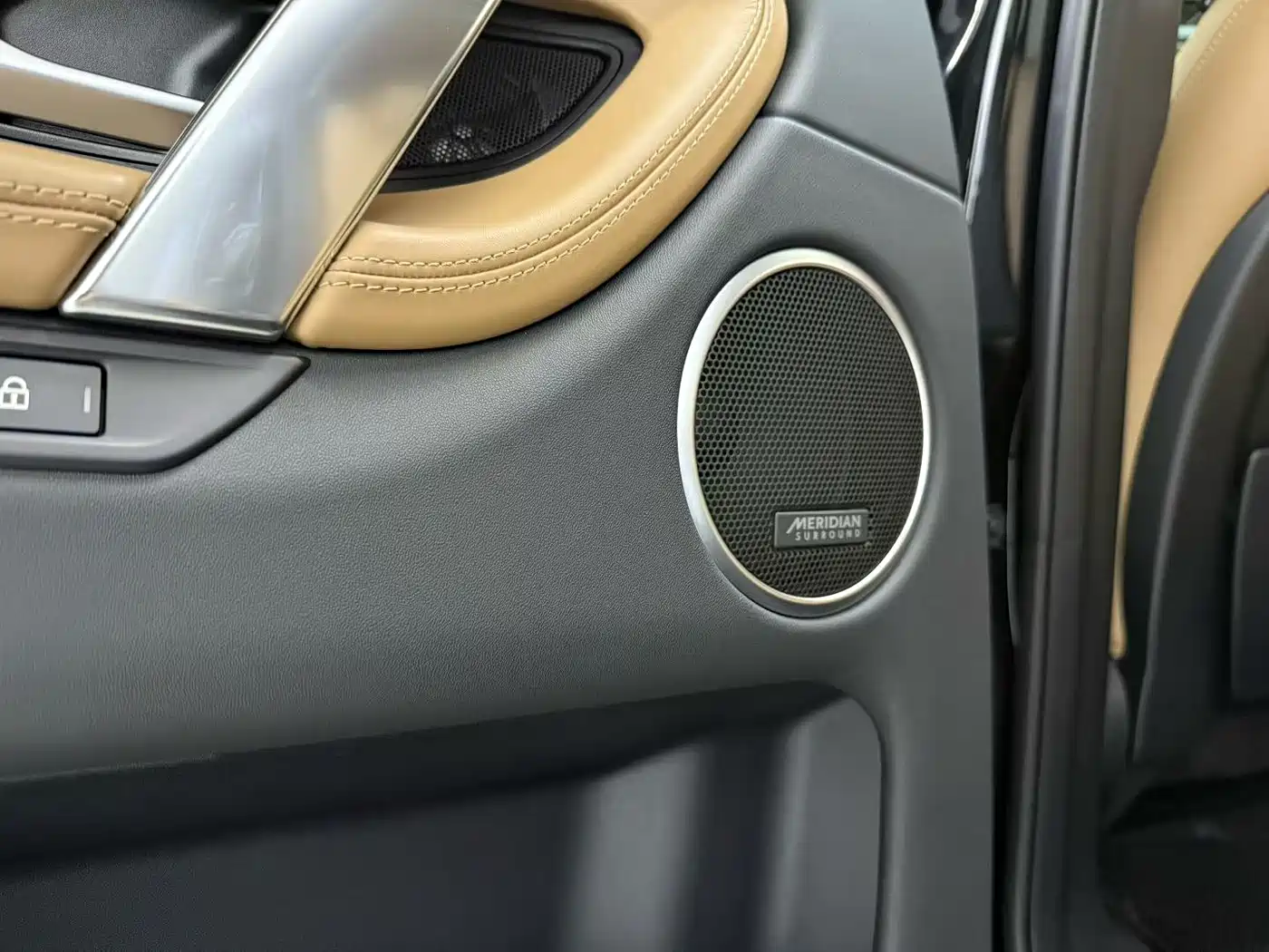 Land Rover Discovery Sport 2024 Luxury Custom Edition фото 10