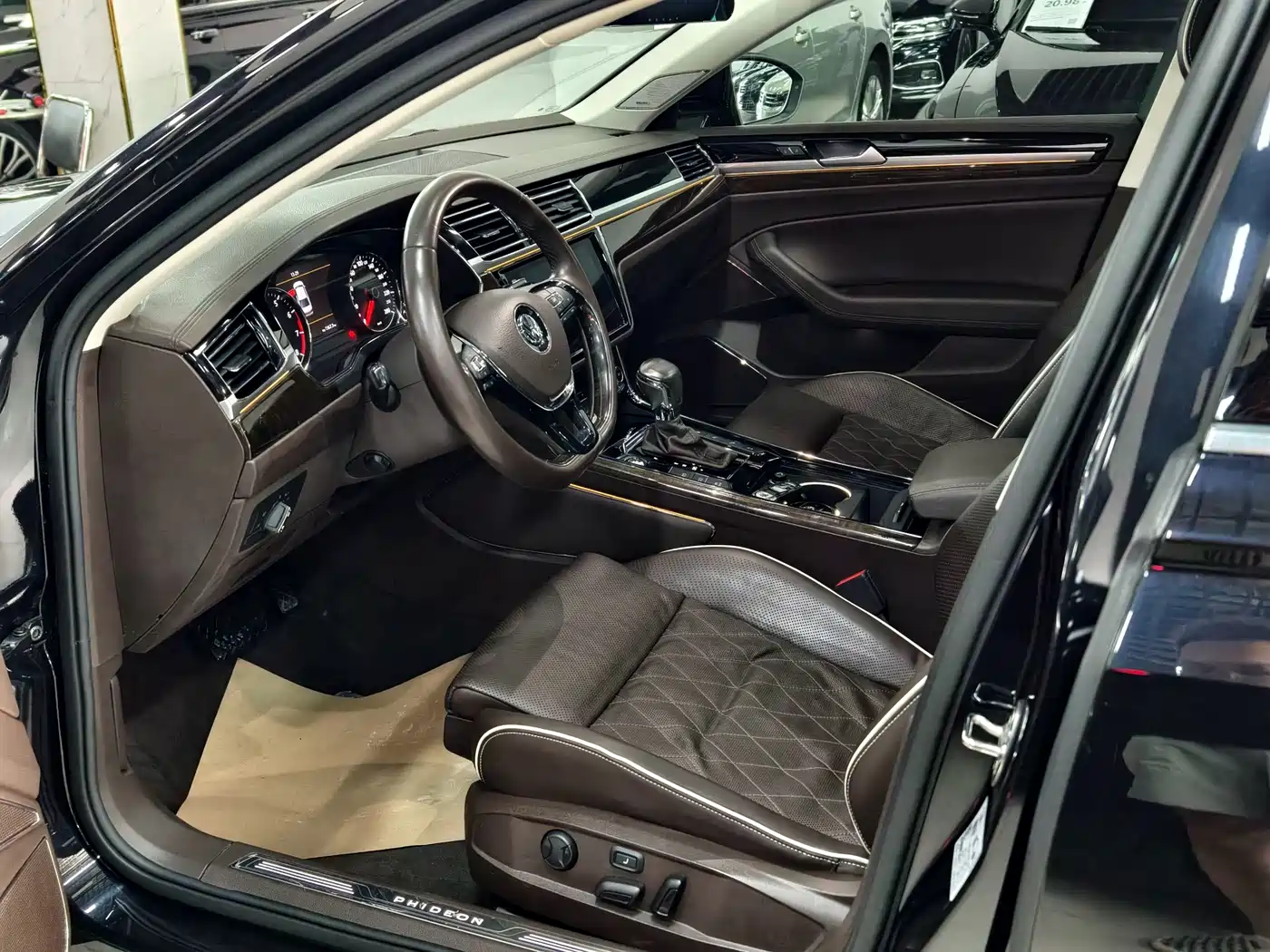 Фото 2 - Volkswagen Phideon