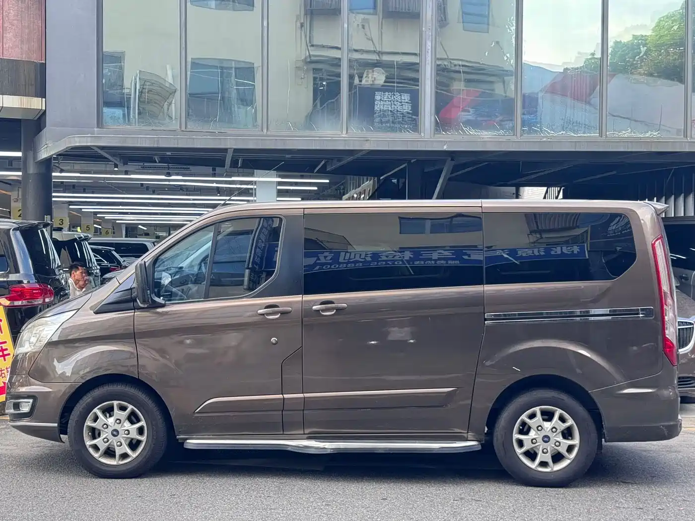 Ford Tourneo 2017 2.0T Automatic Smart Elite Edition фото 4