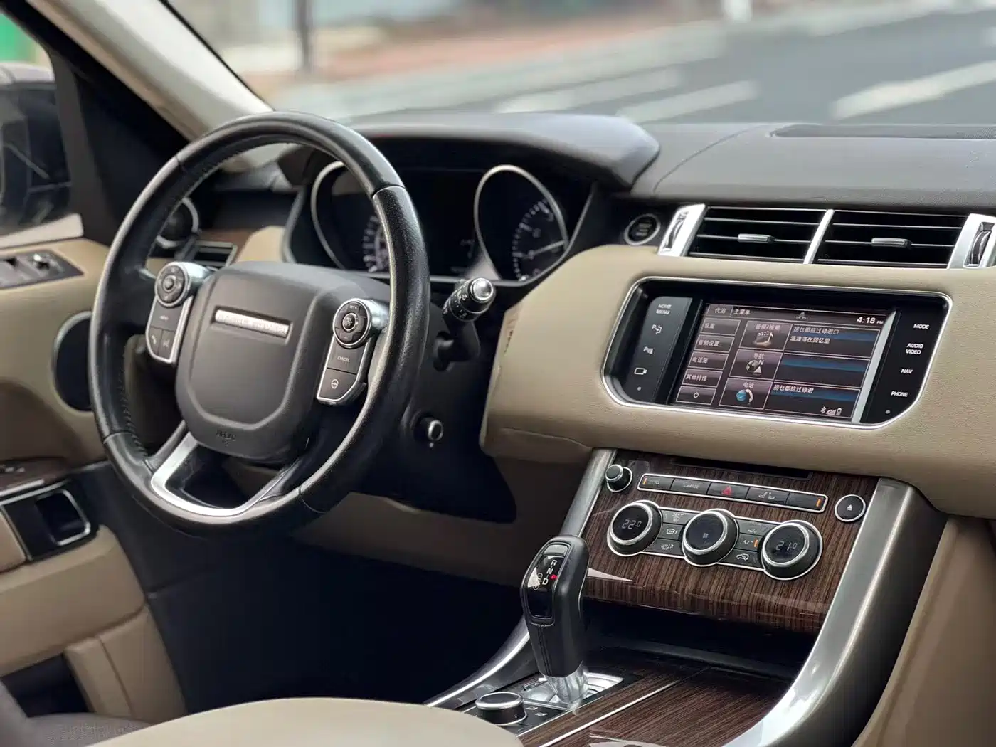Land Rover Range Rover Sport фото 9