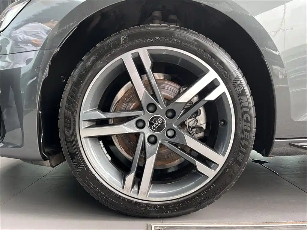 Audi A4L 2022 40 TFSI Luxury Dynamic фото 16