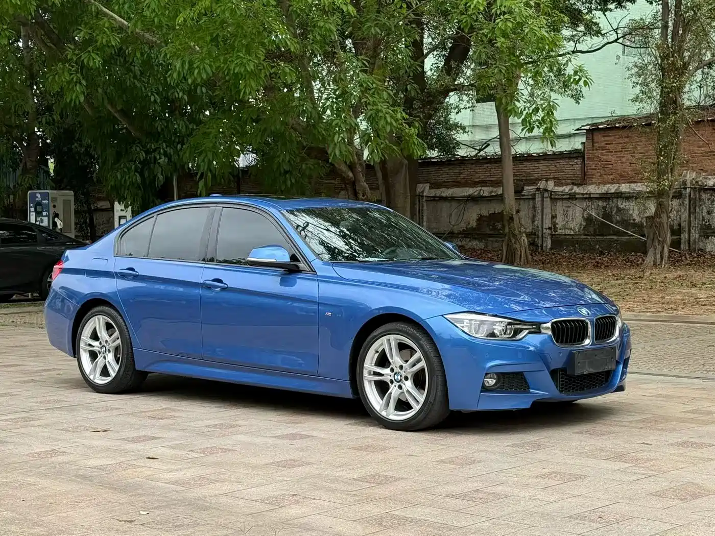 BMW 3 Series 2017 320i M Sport фото 3