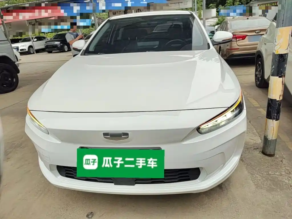 Фото 3 - Geely Geometry A