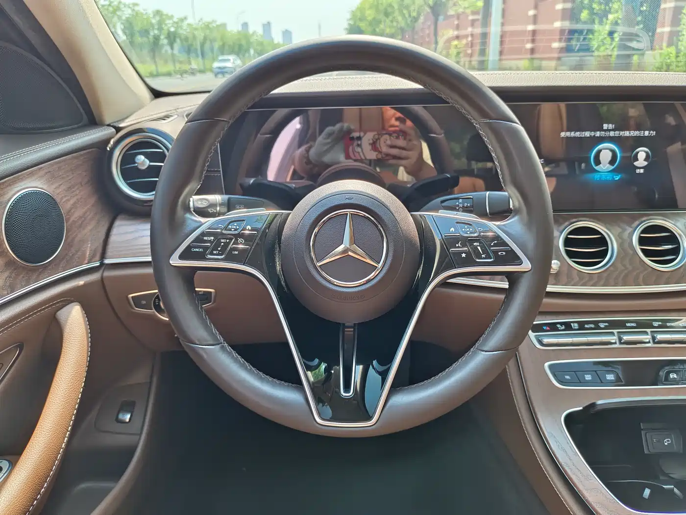 Mercedes-Benz E-Class 2022 E 300 L Fashion фото 27
