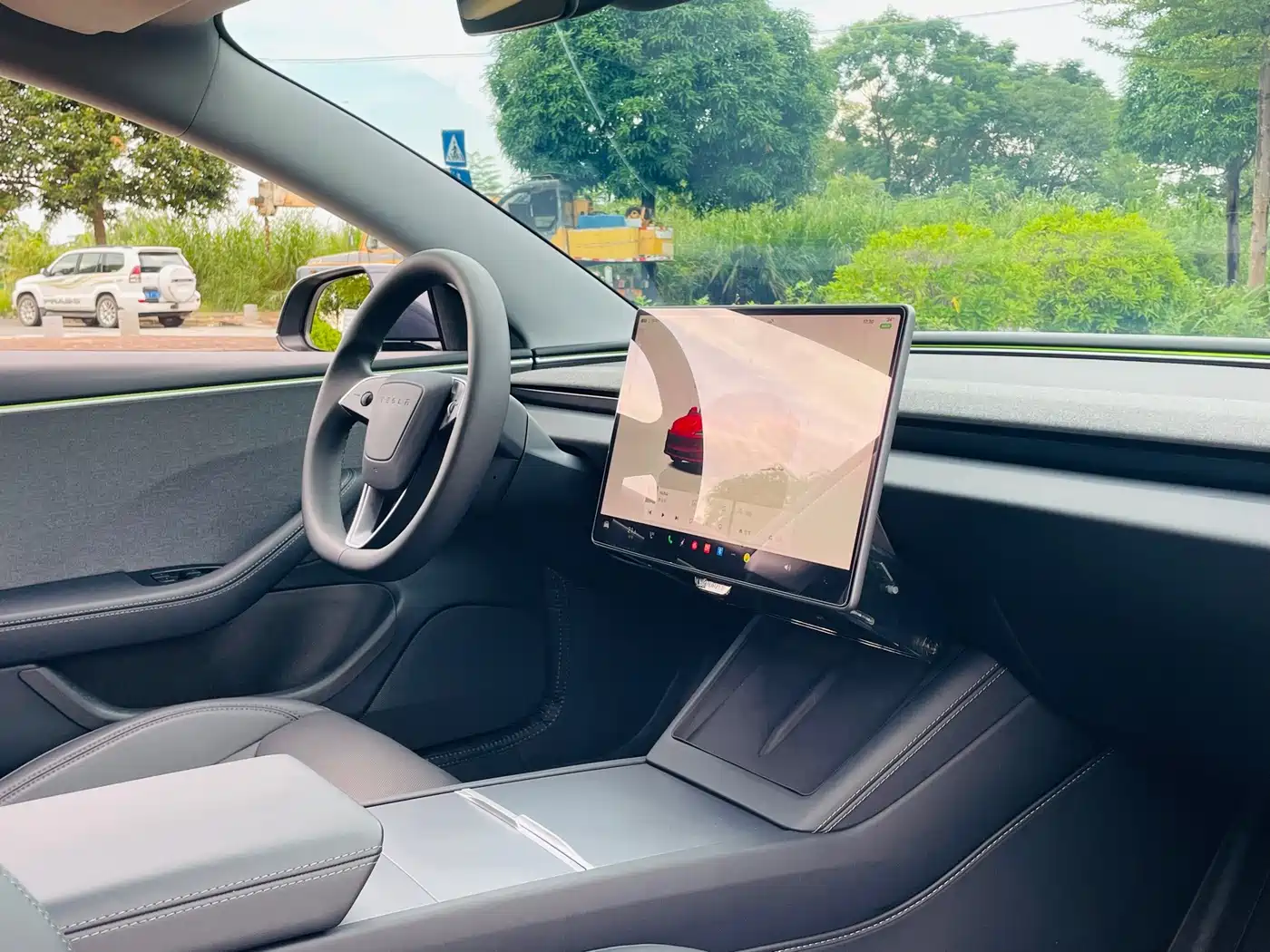 Фото 15 - Tesla Model 3