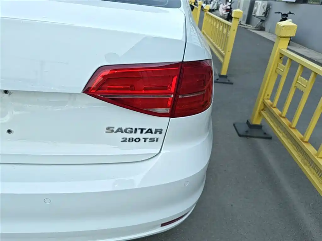 Volkswagen Sagitar 2018 280TSI DSG Luxury фото 8