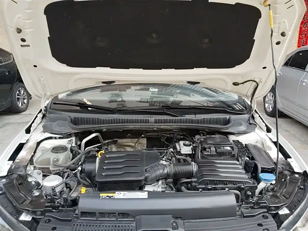 Volkswagen Polo 2019 Plus 1.5L Automatic Panorama Enjoyment Edition фото 20