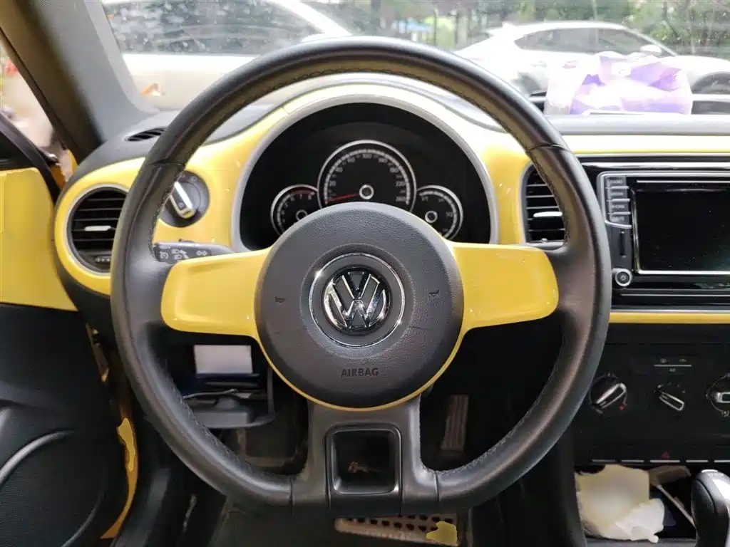 Volkswagen Beetle 2015 180TSI фото 3