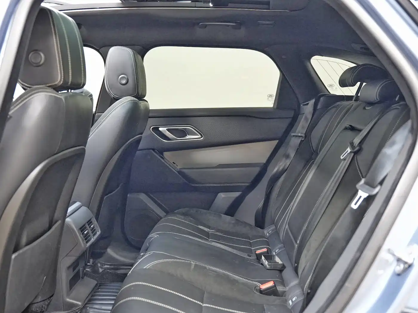 Land Rover Range Rover Velar 2019 250PS R-DYNAMIC S фото 9
