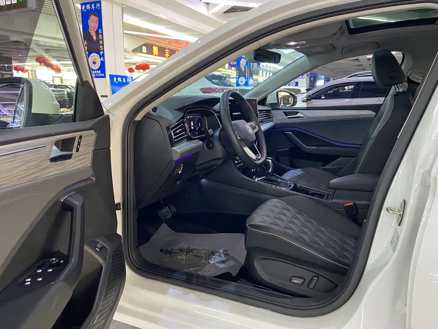 Volkswagen Sagitar 2023 Model Year 280TSI DSG Surpass Edition фото 7