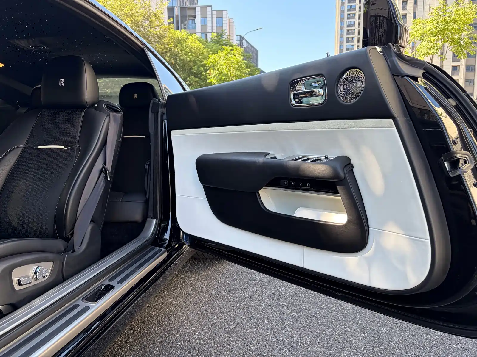 Фото 5 - Rolls-Royce Wraith
