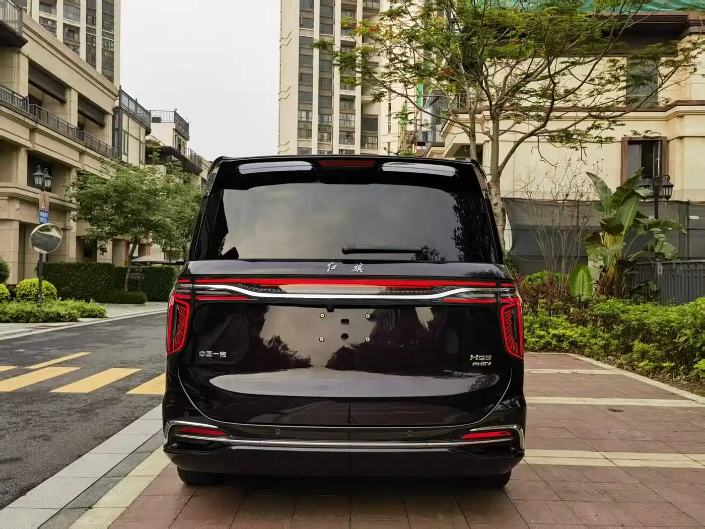 Hongqi HQ9 2024 Model 2.0T Luxury Edition фото 14