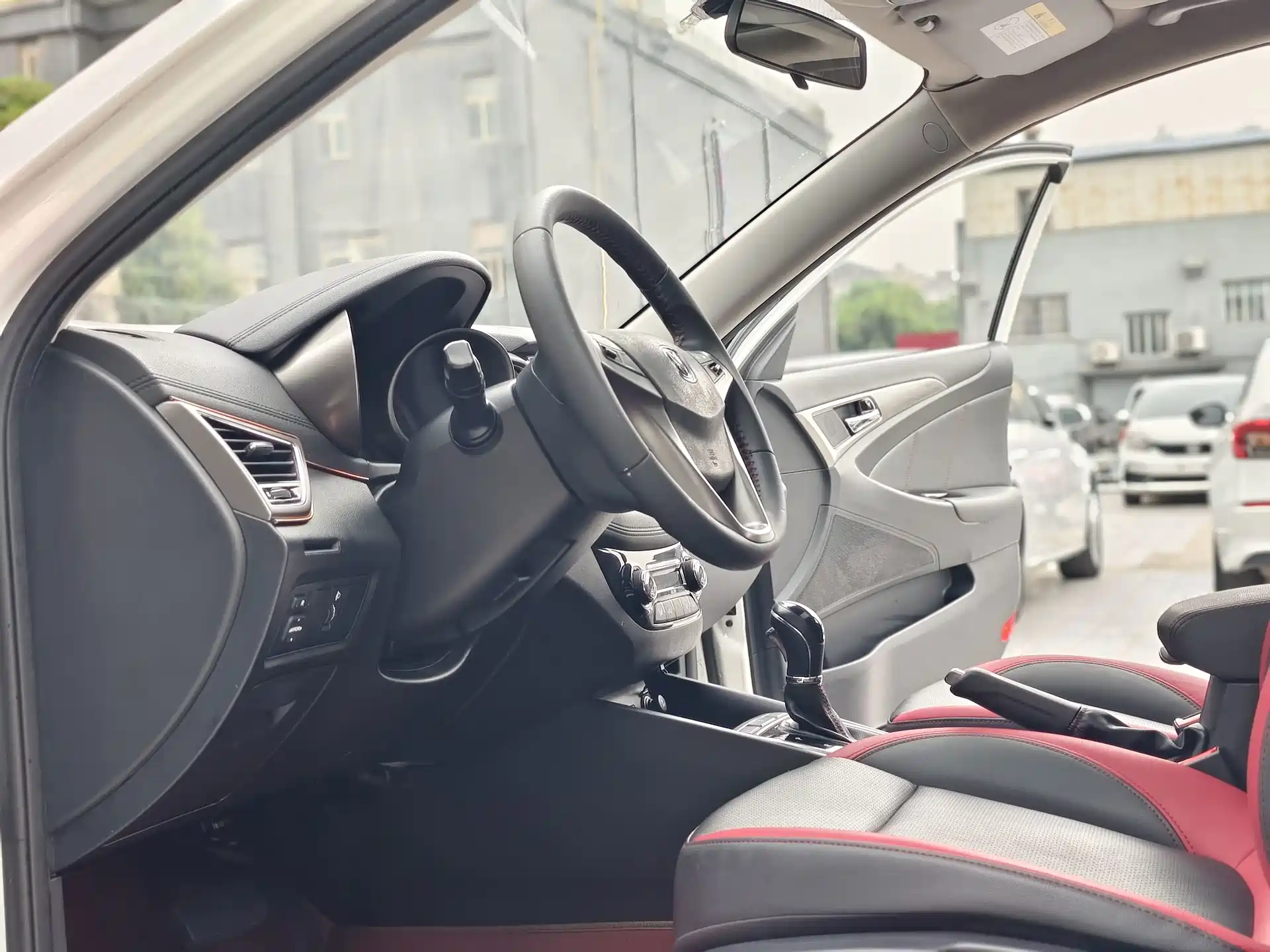 Photo 11 - Changan Eado XT