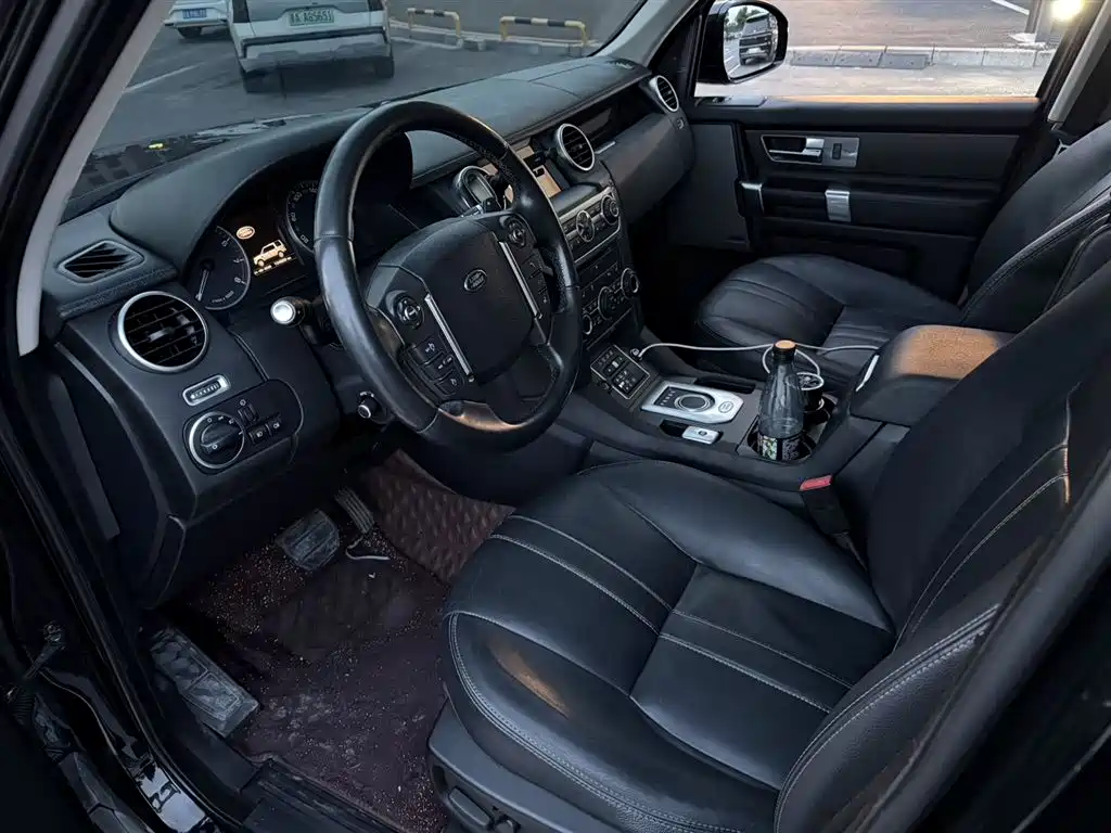 Land Rover Discovery 2016 3.0 SC Gloss Black Collector's Edition HSE фото 9